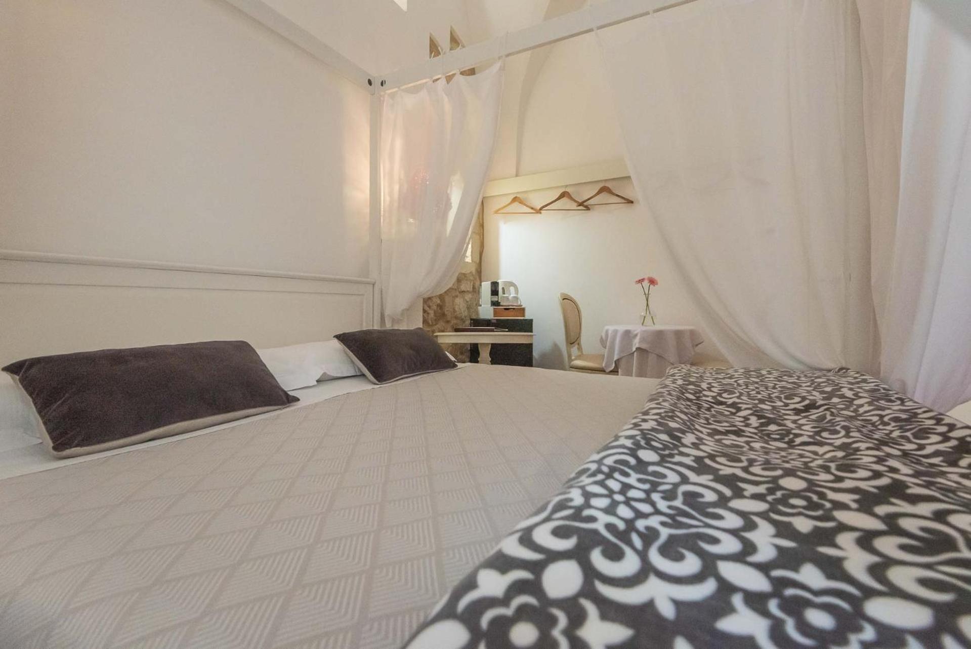 Le Nicchie Luxury Rooms Lecce Ngoại thất bức ảnh