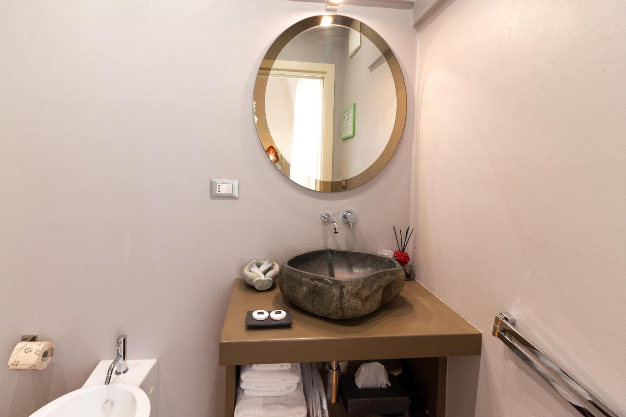 Le Nicchie Luxury Rooms Lecce Ngoại thất bức ảnh
