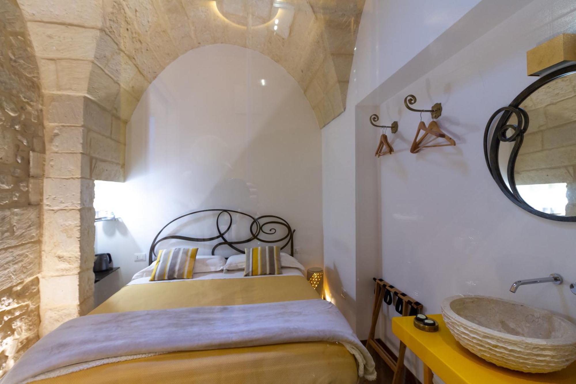 Le Nicchie Luxury Rooms Lecce Phòng bức ảnh
